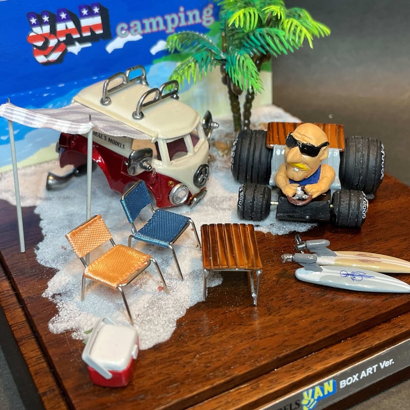 イラストレーションコンテスト プロモパック4パック ファスナー付トートバッグ「ALEX」にトリゴンモノグラムが登場