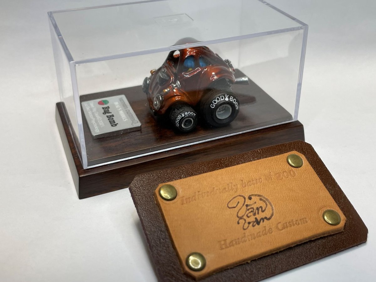 イラストレーションコンテスト プロモパック4パック ファスナー付トートバッグ「ALEX」にトリゴンモノグラムが登場