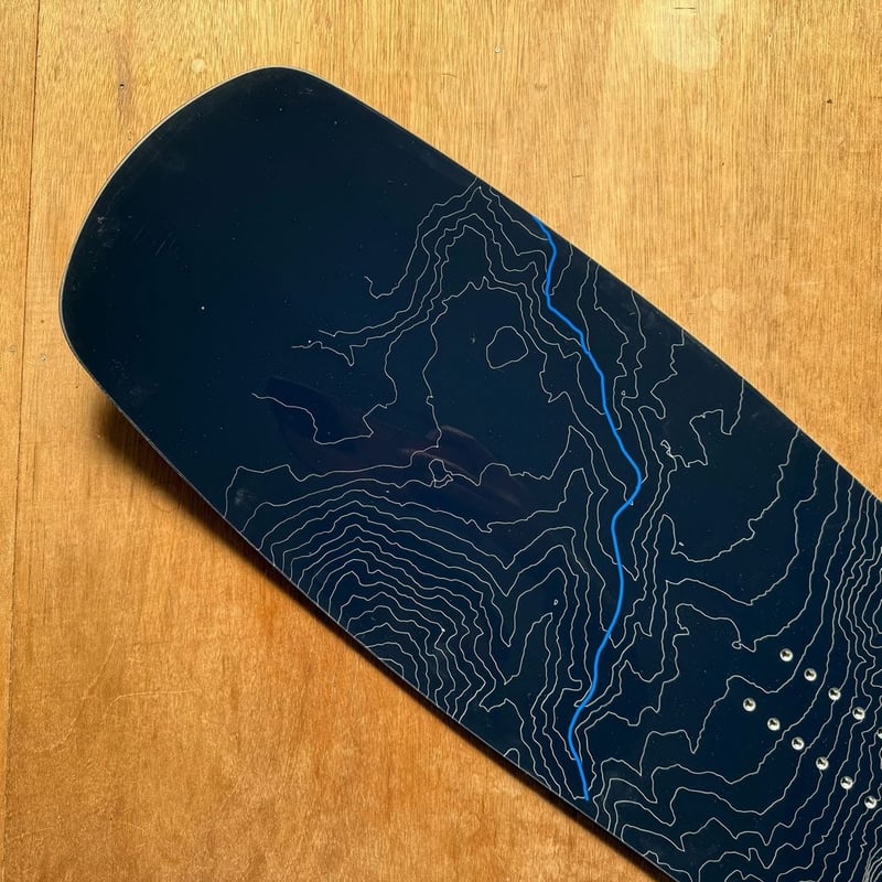 THE DAY HAKUBA GARAGARA最終モデル THE DAY HAKUBA GARAGARA最終モデル 白馬を滑るためのスノーボードTHE