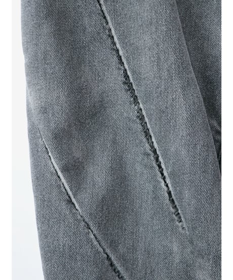 D.HYGEN / ST107-0225S / ストレッチデニムオーバーロックツイストカーブスリムパンツ / CHARCOAL