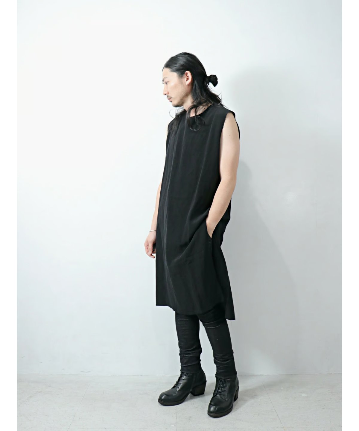 kujaku / F-295 / Long Sleeveless Pull Over / bl...