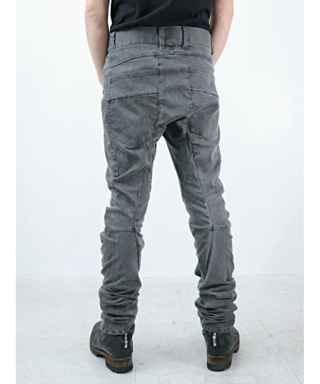 D.HYGEN / ST107-0225S / ストレッチデニムオーバーロックツイストカーブスリムパンツ / CHARCOAL