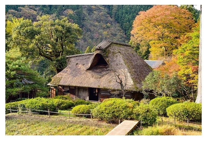 033a 里山の茅葺屋根の家 | 下絵工房カルトーネ