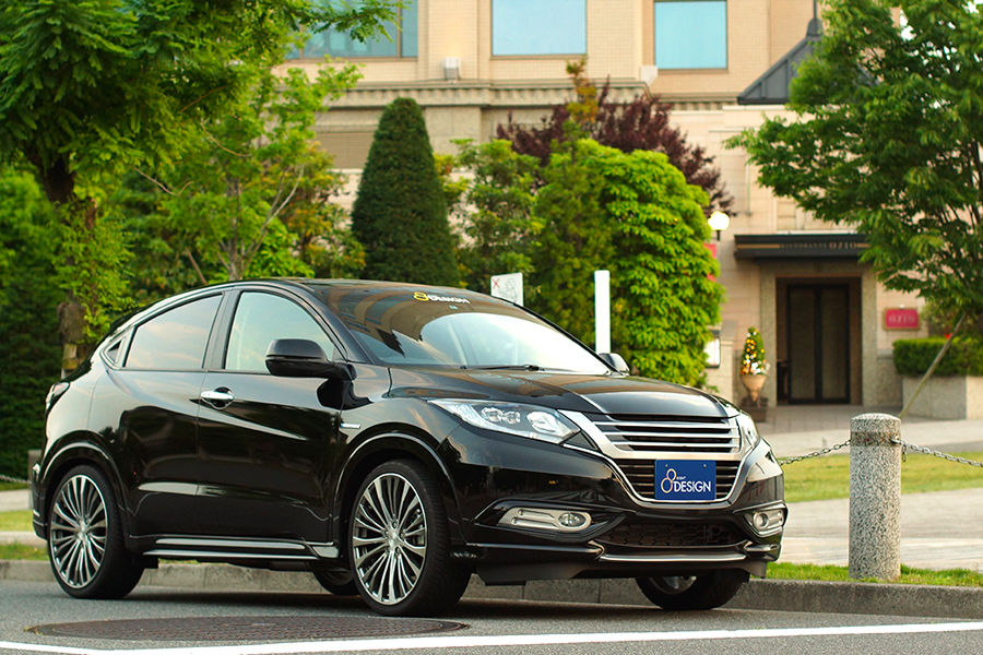 ホンダ ヴェゼル フロントグリル | EIGHT-DESIGN