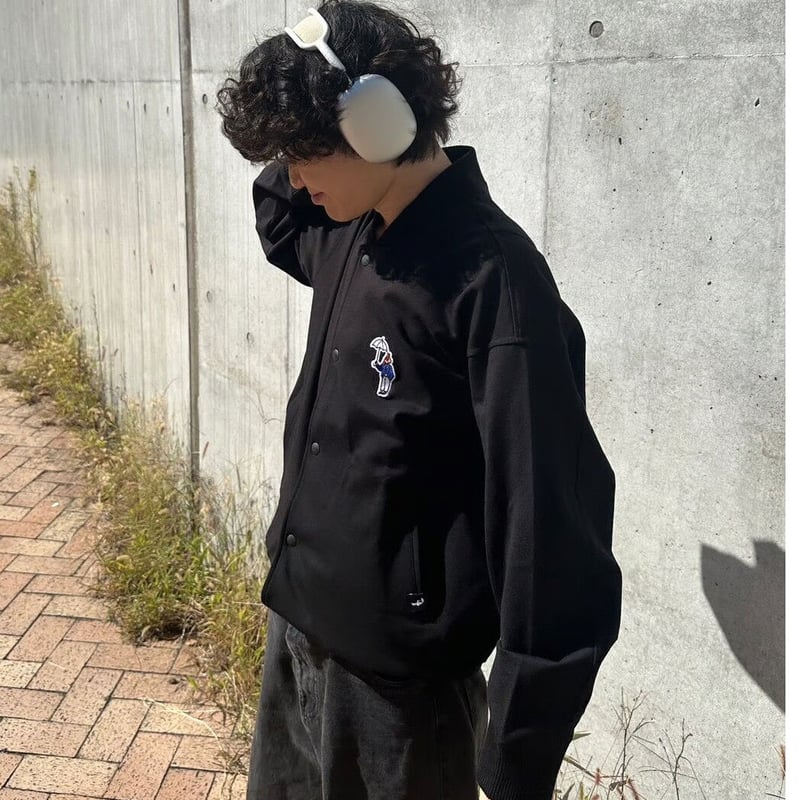 Embroidered patch punch stadium jumper [black]