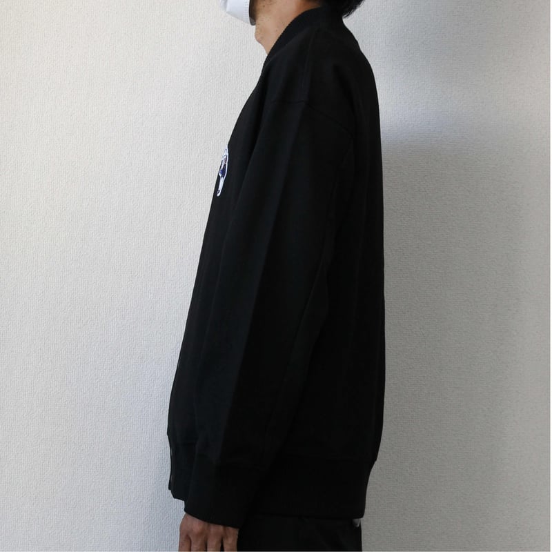 Embroidered patch punch stadium jumper [black]