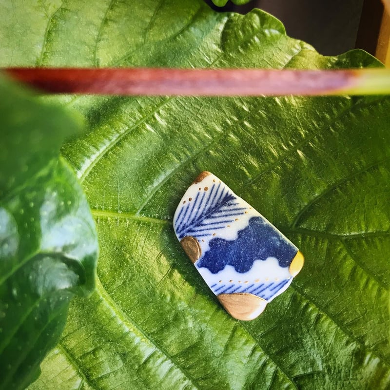 岡本里栄「陶片金継ぎヘアゴム#1」 | punto-cabinet