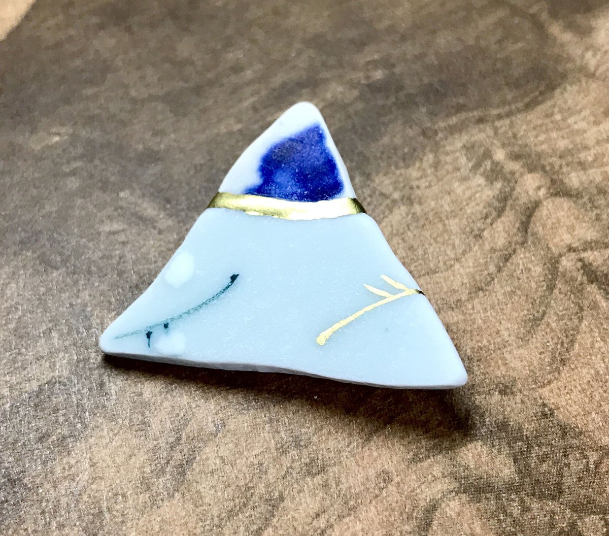 74 ブローチ 俊兼 留め具無 熱帯魚 水色 トシカネ 有田焼 TK 希少 fit=scale-down,w=1200