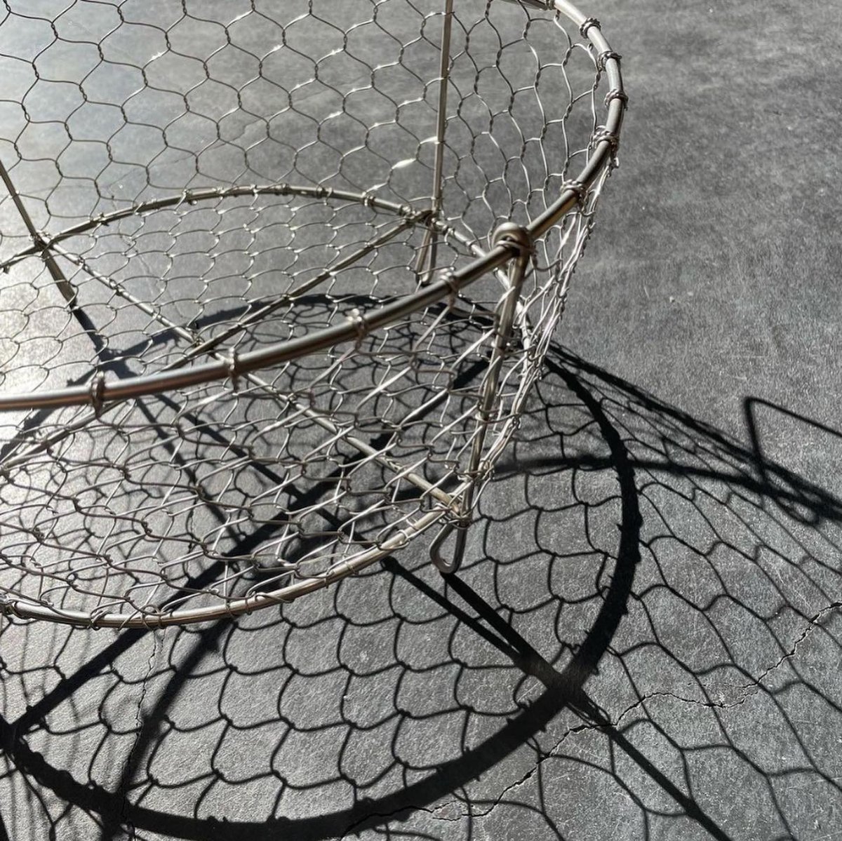 京金網細工 手編みかご 中サイズ 20㎝ 京金網細工 手編みかご 中サイズ 20㎝ 手編み吊りかご 銅 | 京都・金網