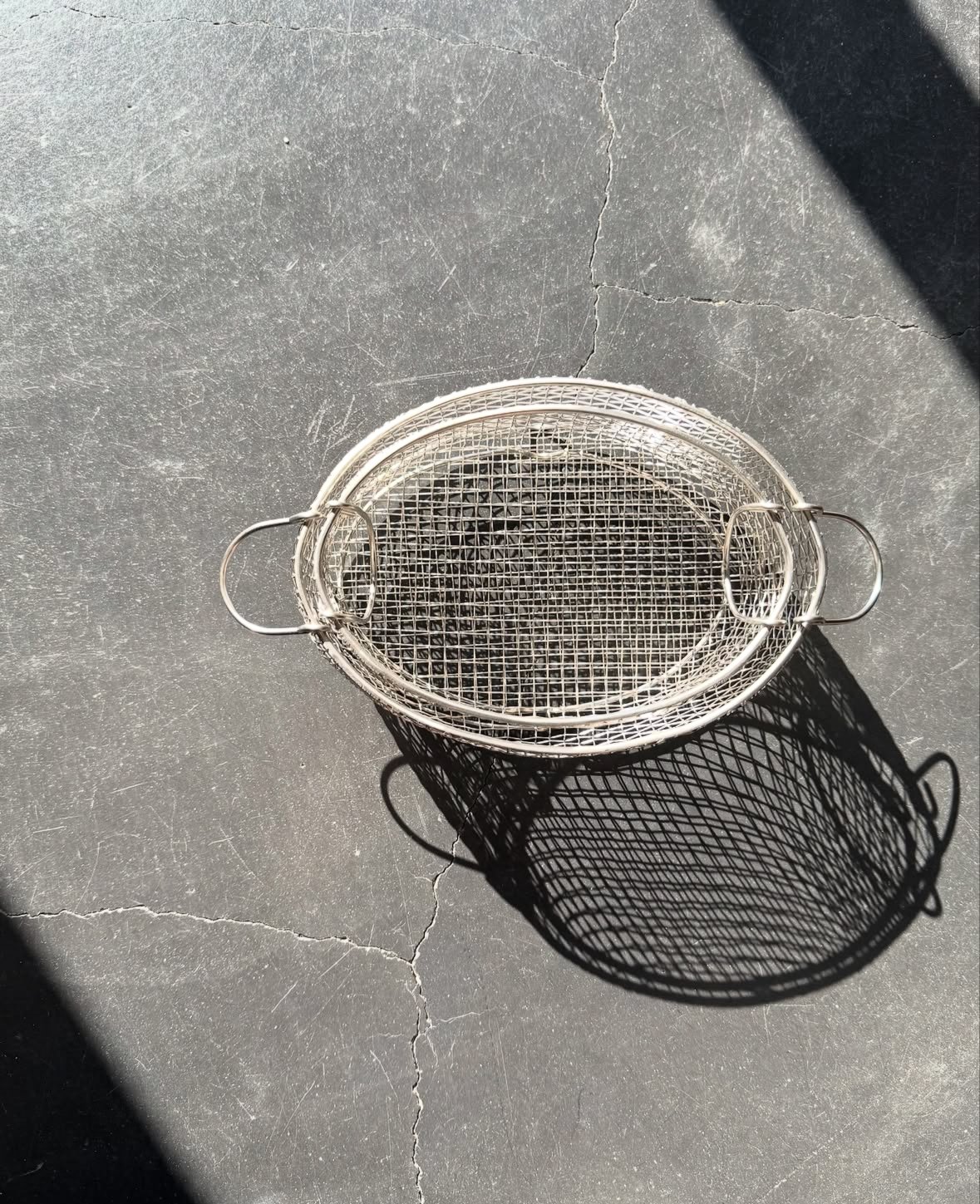 手作り 丸かご オーバル小 足付き | 鳥井金網工芸