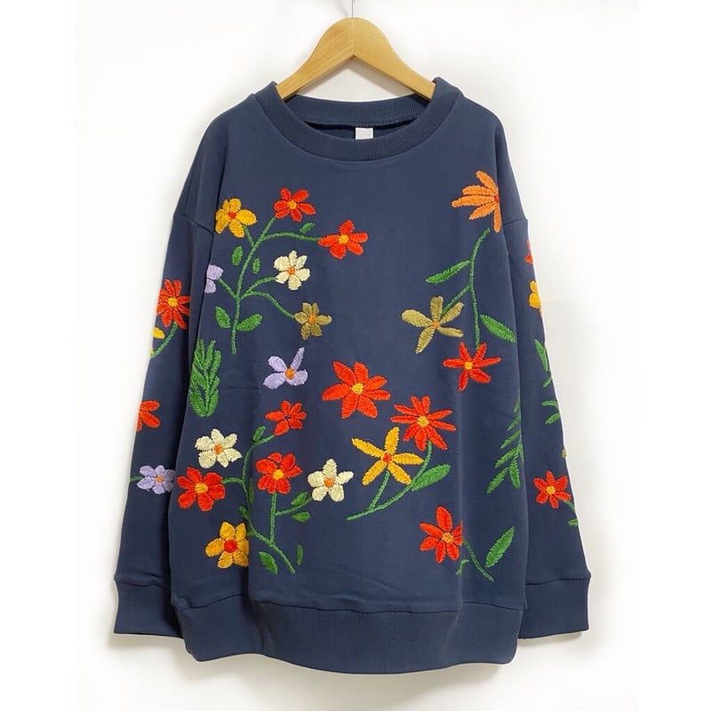 ⭐️ニッチです Niche / flower embroidery crew neck