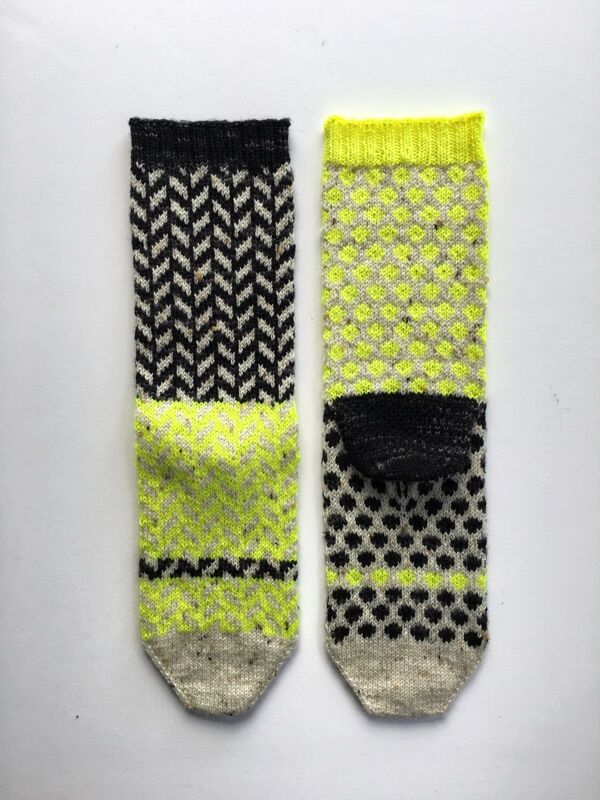 日本語版】Tweed & Dot Socksパターン(無料) | 新橋☆手芸部 蚤の市 日本語版】Tweed & Dot Socksパターン(無料) | 新橋☆手芸部 蚤の市
