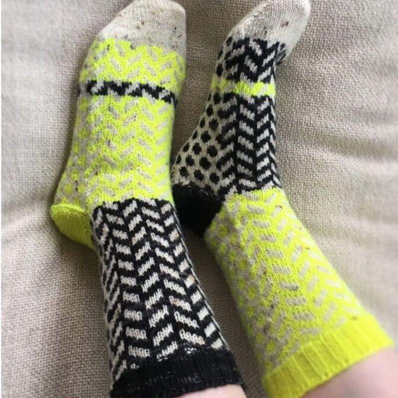日本語版】Tweed & Dot Socksパターン（無料） | 新橋☆手芸部 蚤の市