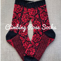 【English】Climbing Rose Socks (Free Pattern)