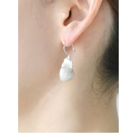 Small Stone & Baroque Pearl Hooks P-36-S-BLACK