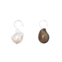 Stone & Baroque Pearl Hooks P-35-S-SMOKY