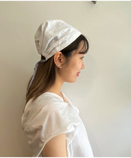 amish bonnet  白 麻に白刺繍