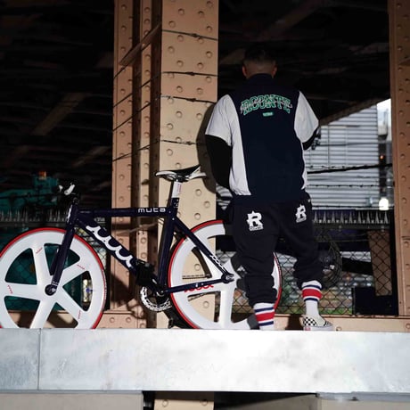 RC-044 / WINDBREAKER
