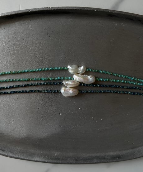 Picasso pearl choker