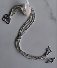 o champagne  ( choker : pearl coating beads )