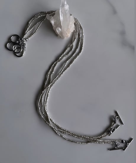 o champagne  ( choker : pearl coating beads )