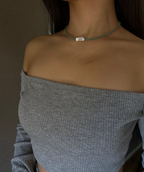 Picasso pearl choker