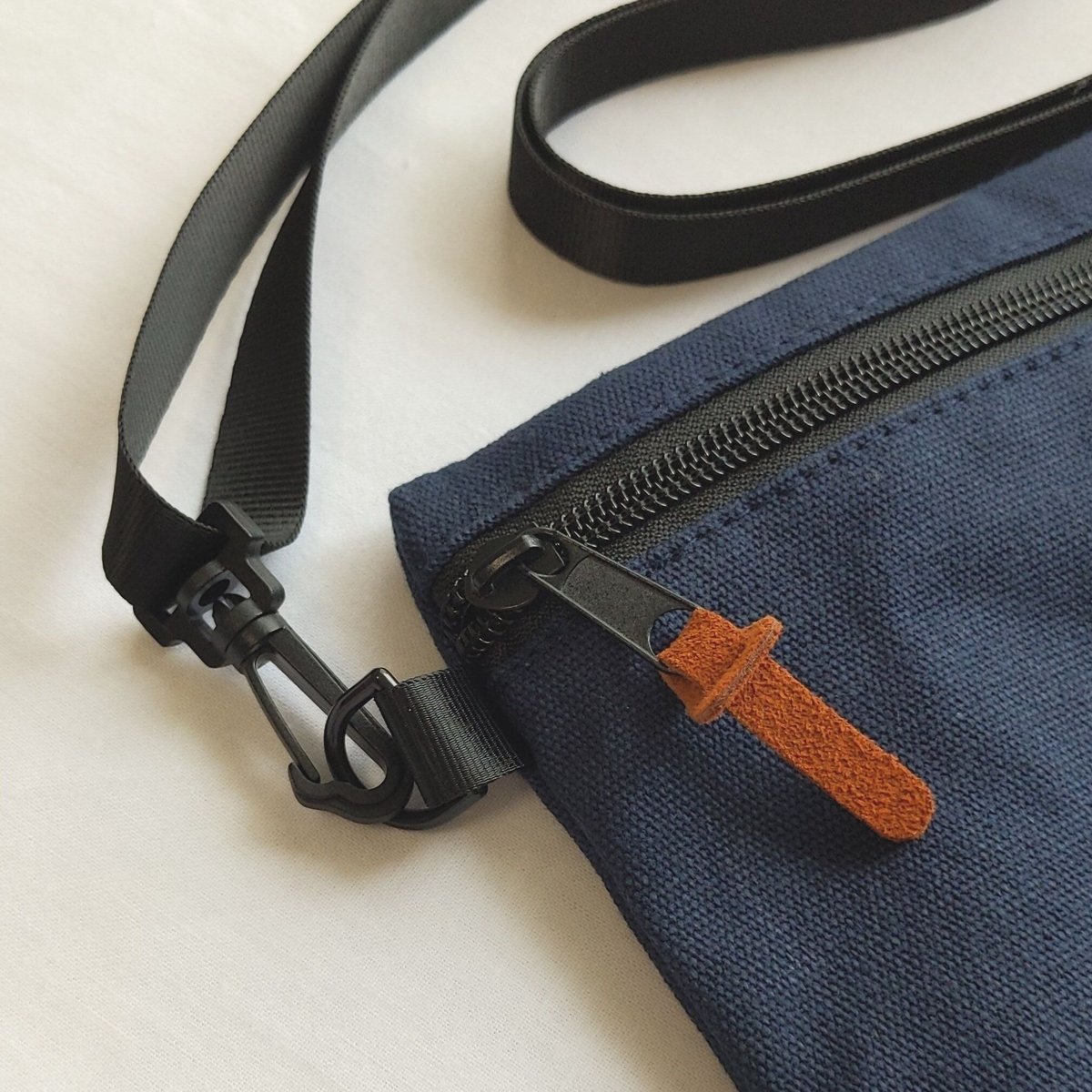 レディース☆美品CRAFTSMAN ブラック フルジッパータッパー Amazon｜巻くだけでくっつく・風呂敷！ イージーラッパー S