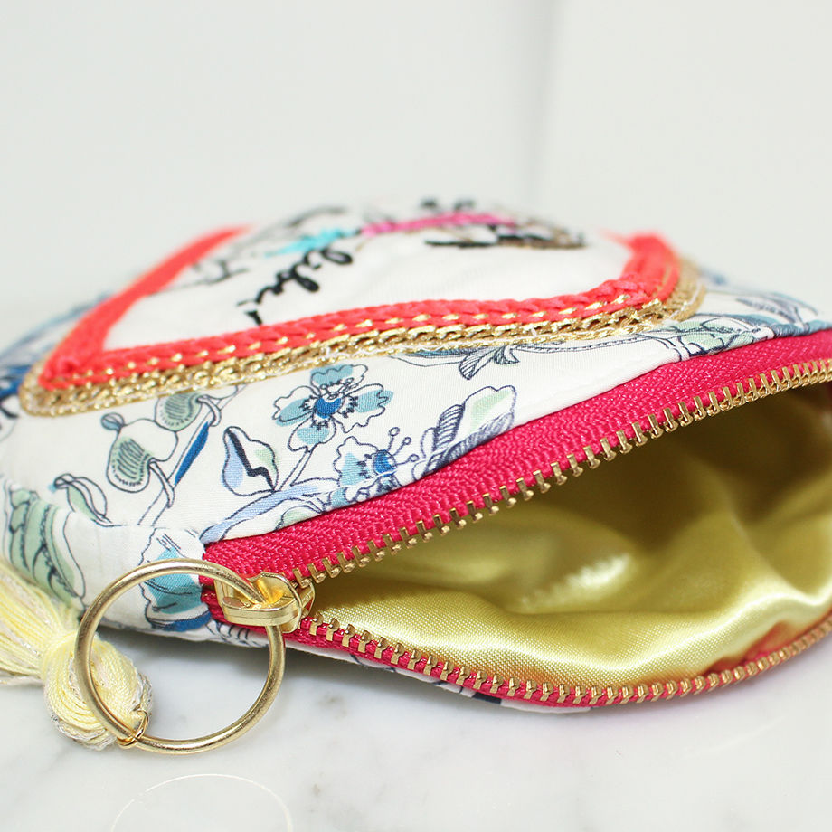 イラスト刺繍ポーチ《Enjoy life!》 | NAOKO KANEKO ONLINE SHOP