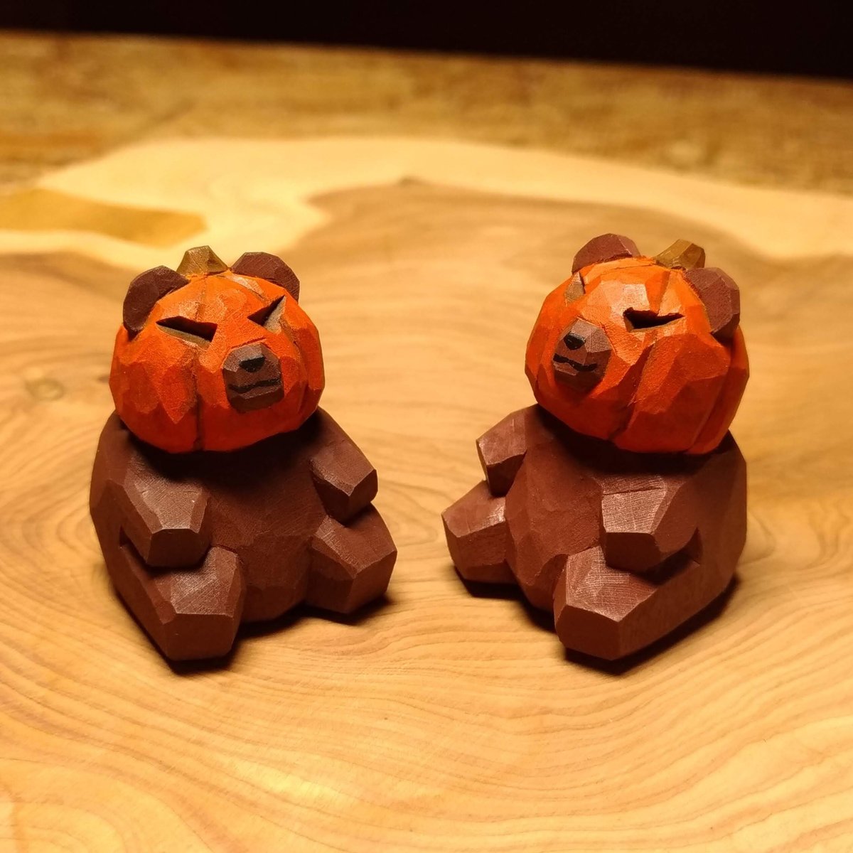 ジャックオーランタンの仮装をするヒグマとネコ | 川崎 誠二 online shop