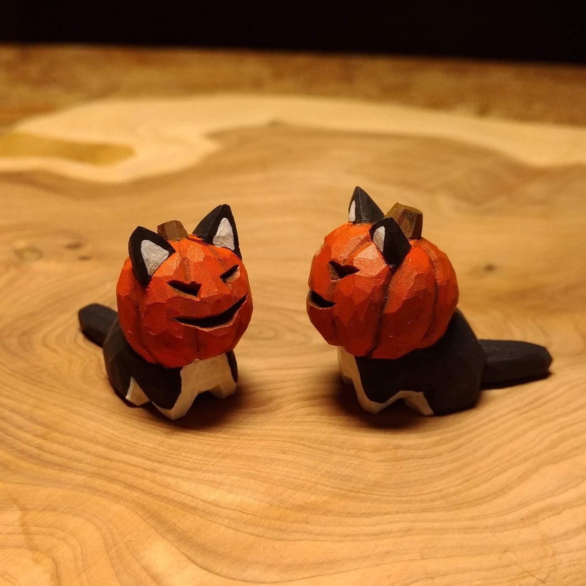 ジャックオーランタンの仮装をするヒグマとネコ | 川崎 誠二 online shop