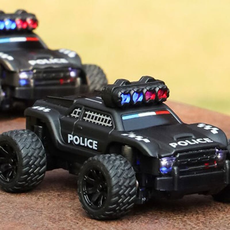 ブラック ラジコン トラック 1/76 C82 Black Off-road Car［ 1/76スケール C82ブラック オ