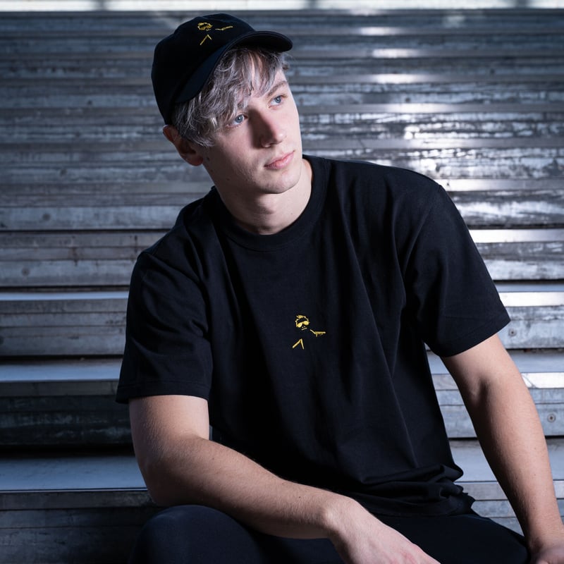 【最終値下げ】BOTT × verdy 缶　黒 Tシャツ Lサイズ verdy hysteric mini Tシャツ Mサイズ 新品 ブラック 最終値下げverdy