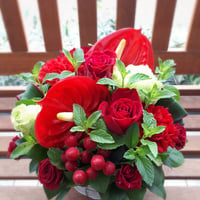 arrangement red
