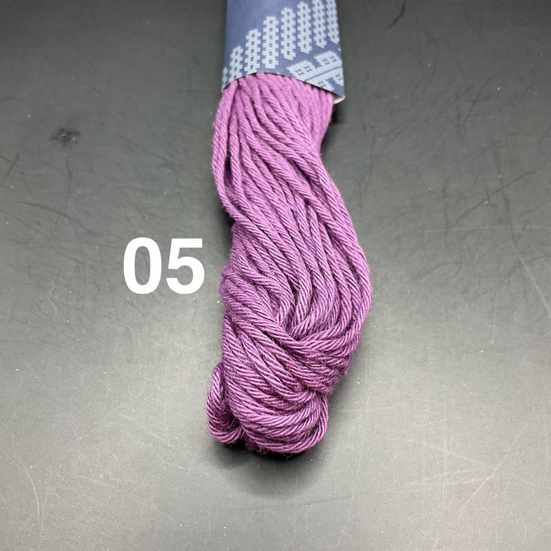 付下げ 鱗模様 カラフル 金彩 しつけ糸 佐藤陽子こぎん糸【黒・グレー