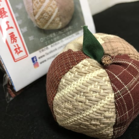 こぎん刺しキット　こぎんのりんごピンクッション