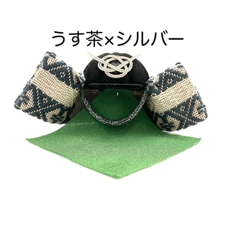こぎん刺しの兜