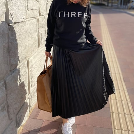 THREE  reflector  sweat