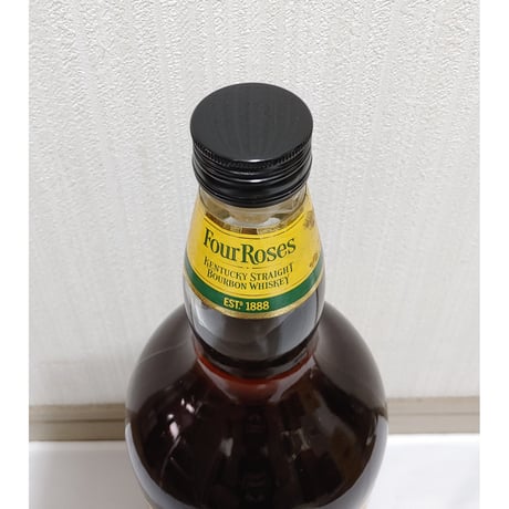 フォアローゼズ イエロー（フォアローゼス 黄）　Four Roses KENTUCKY STRAIGHT BOURBON WHISKEY