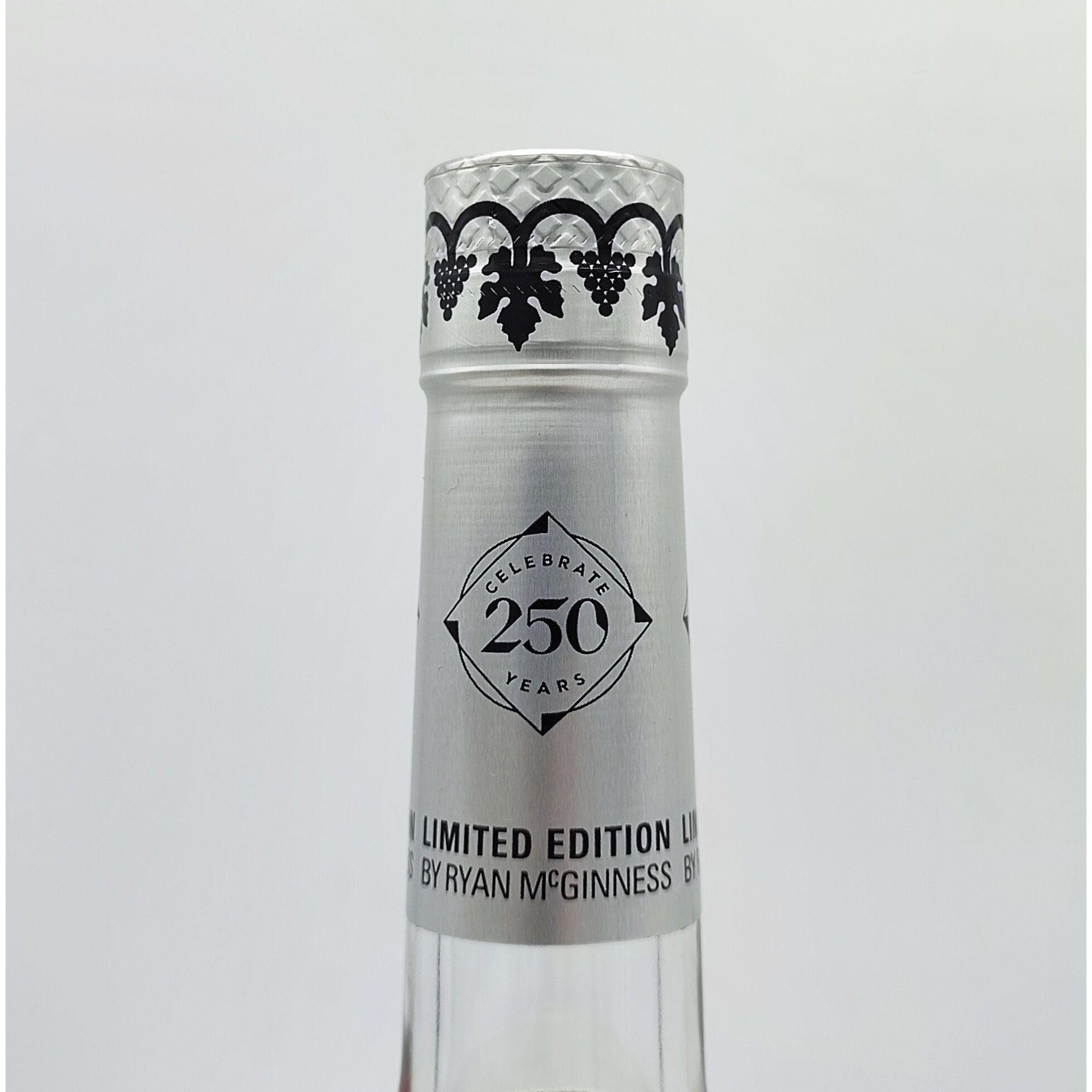 ヘネシー V.S リミテッドエディション HENNESSY V.S LIMITED EDITI