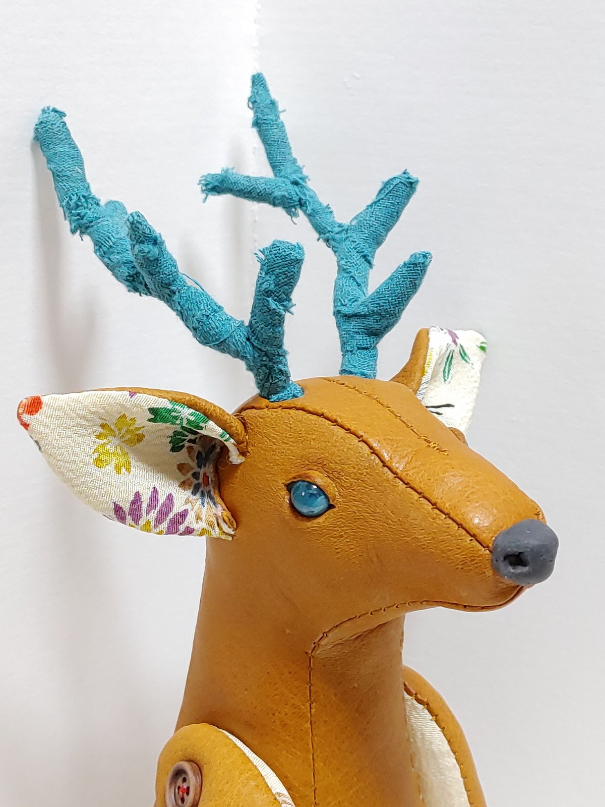 鹿革の鹿 レザーのぬいぐるみ | 魚水屋