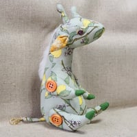 「キリンレモン（白）」　キリンのぬいぐるみ