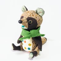 「でかける子狸」　ぬいぐるみ