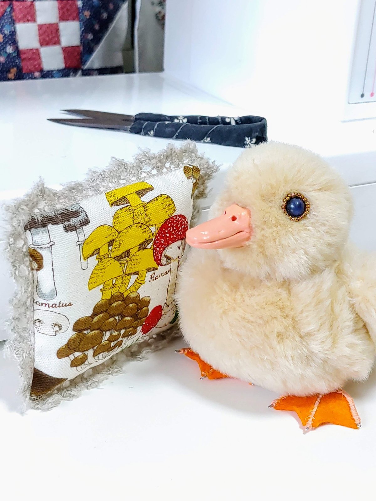 タマゴタケのアヒル&ミニクッション ぬいぐるみ | 魚水屋