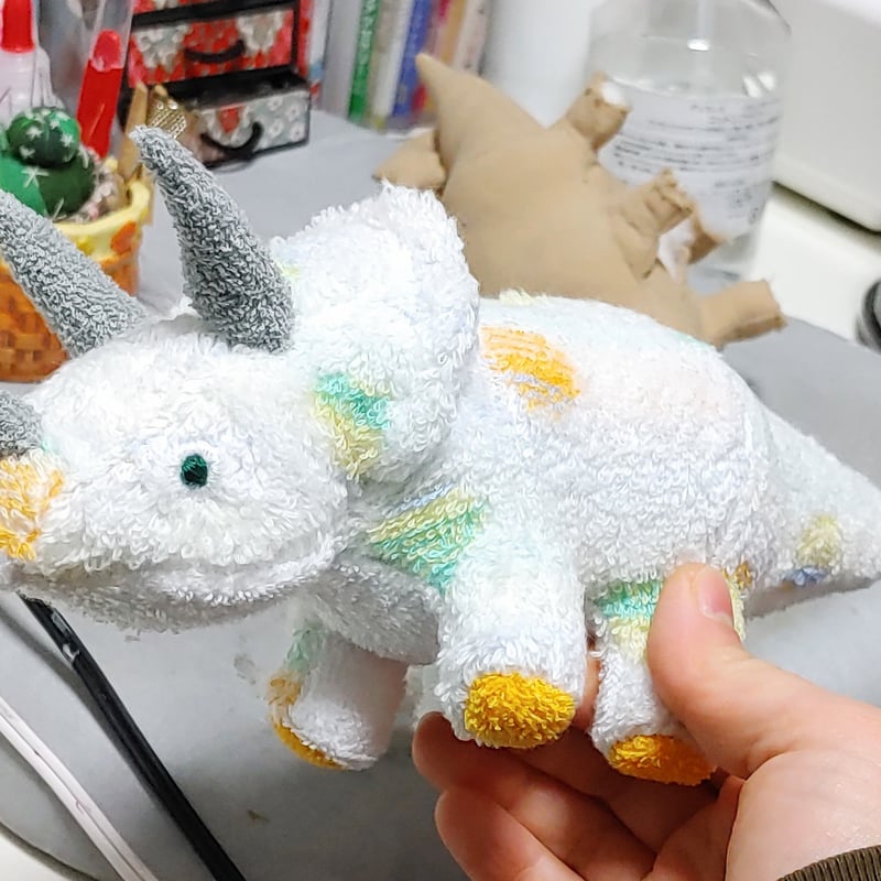 タオルのトリケラトプス ぬいぐるみ | 魚水屋