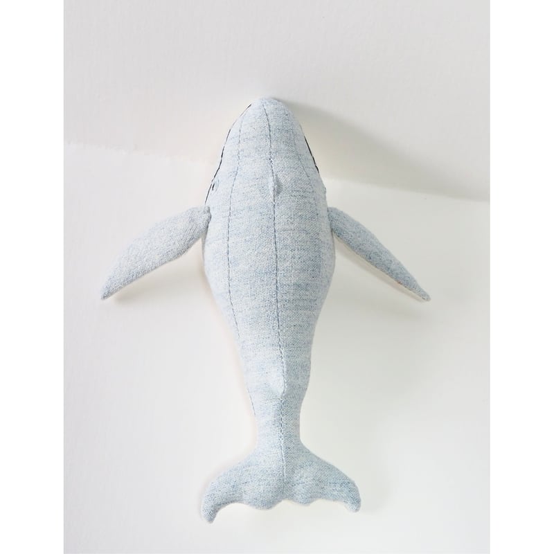 クジラのぬいぐるみ「ライトブルー」 | 魚水屋