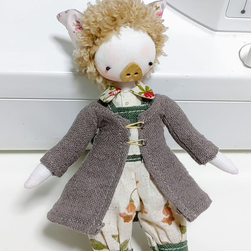 16cm布人形『屠殺少年』 あるいは『リンゴ一個の命』 | 魚水屋