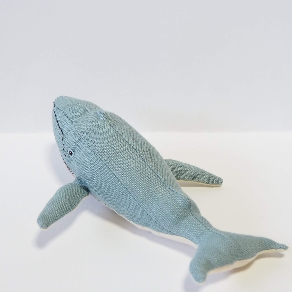 クジラのぬいぐるみ「サックス」 | 魚水屋
