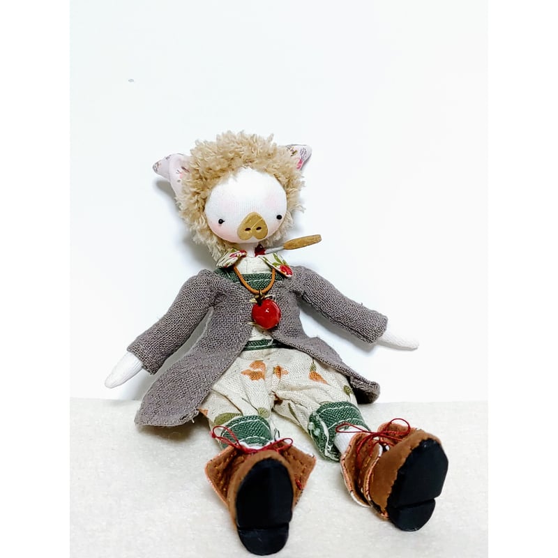 16cm布人形『屠殺少年』 あるいは『リンゴ一個の命』 | 魚水屋