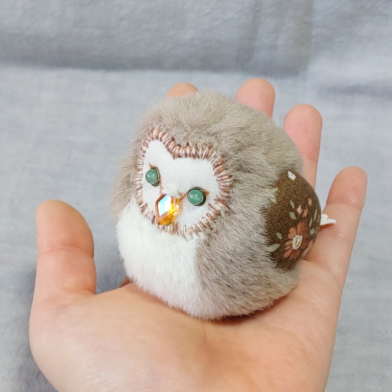 てのひらメンフクロウ ぬいぐるみ | 魚水屋