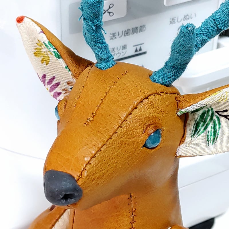 鹿革の鹿 レザーのぬいぐるみ | 魚水屋